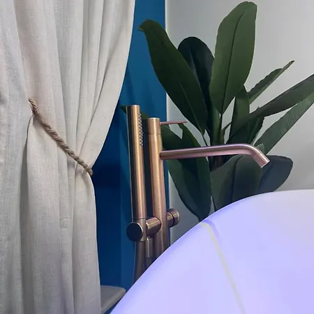 Sisters Bed and Breakfast 3*